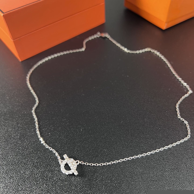 H**mes necklaces